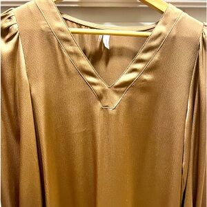 Gorgeous long sleeve gold shift dress, size M.  Never worn.